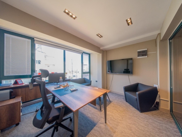Lara Barınaklar’da Kurumsal Kimliğe Uygun 200 m² Dubleks Prestijli Ofis & İş Yeri