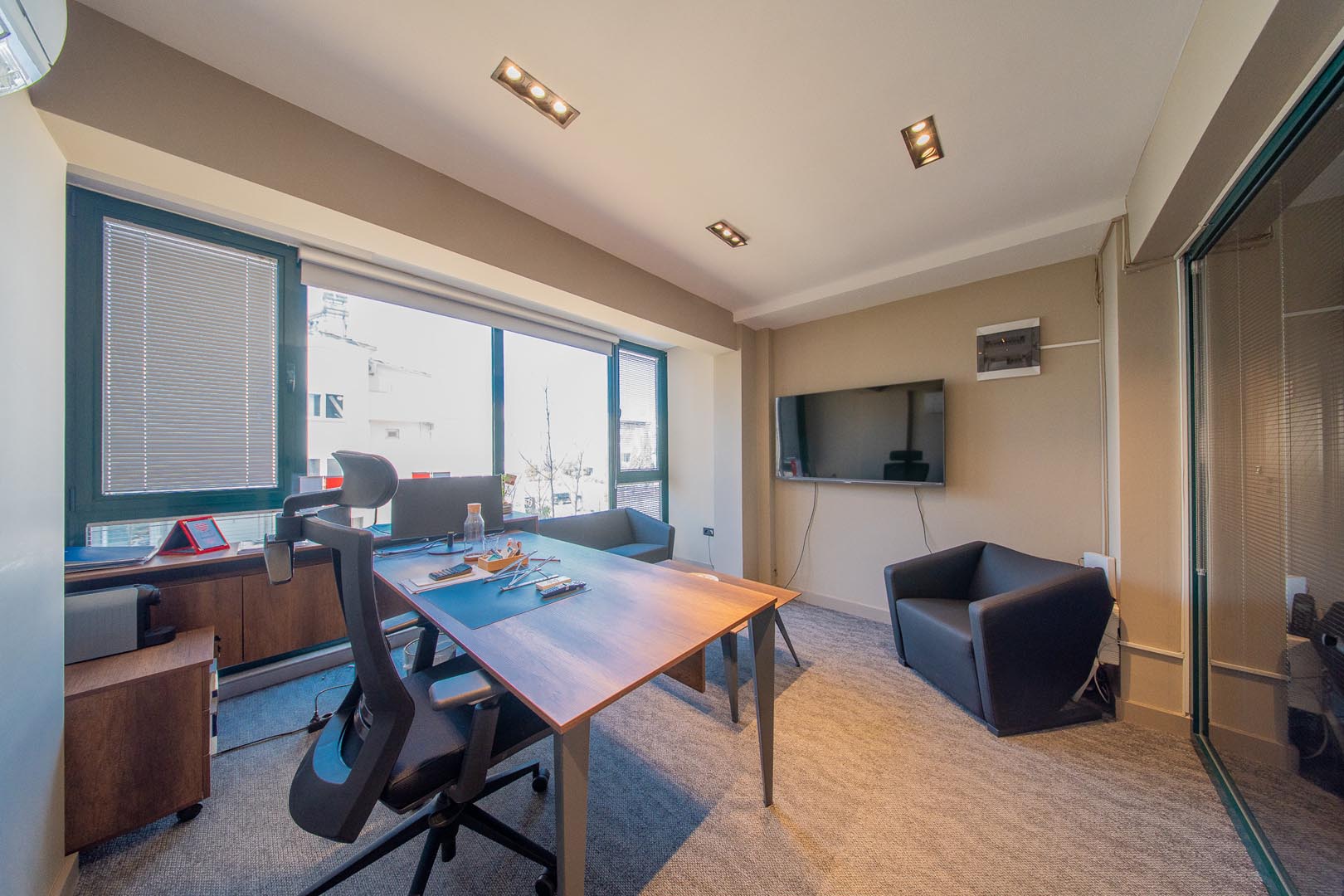 AZP05197 Lara Barınaklar’da Kurumsal Kimliğe Uygun 200 m² Dubleks Prestijli Ofis & İş Yeri
