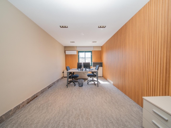 Lara Barınaklar’da Kurumsal Kimliğe Uygun 200 m² Dubleks Prestijli Ofis & İş Yeri