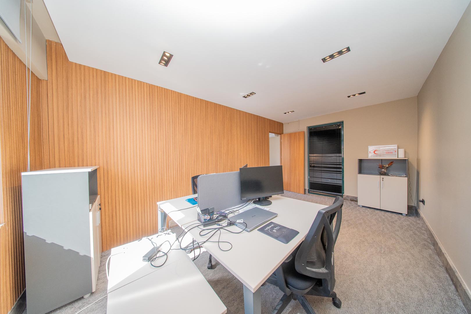 AZP05201 Lara Barınaklar’da Kurumsal Kimliğe Uygun 200 m² Dubleks Prestijli Ofis & İş Yeri