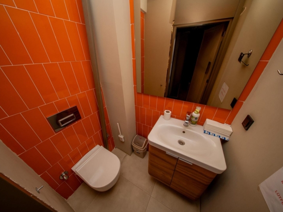 Lara Barınaklar’da Kurumsal Kimliğe Uygun 200 m² Dubleks Prestijli Ofis & İş Yeri