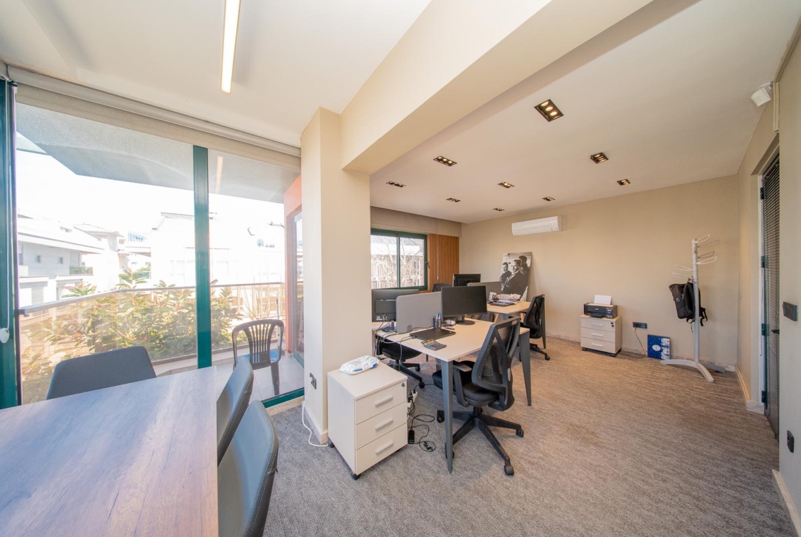 Lara Barınaklar’da Kurumsal Kimliğe Uygun 200 m² Dubleks Prestijli Ofis & İş Yeri