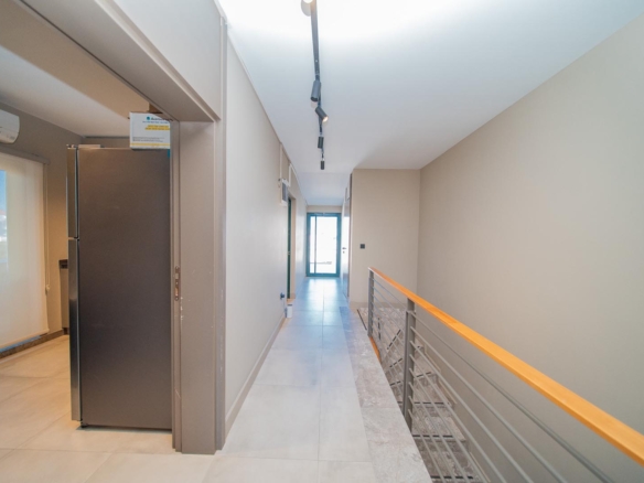 Lara Barınaklar’da Kurumsal Kimliğe Uygun 200 m² Dubleks Prestijli Ofis & İş Yeri