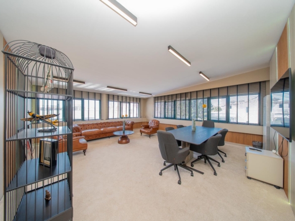 Lara Barınaklar’da Kurumsal Kimliğe Uygun 200 m² Dubleks Prestijli Ofis & İş Yeri
