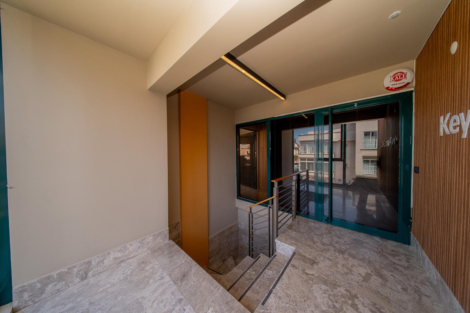 AZP05243 Lara Barınaklar’da Kurumsal Kimliğe Uygun 200 m² Dubleks Prestijli Ofis & İş Yeri