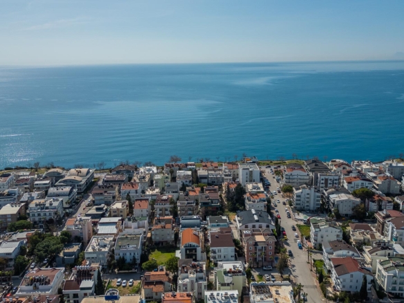 Lara Barınaklar’da Kurumsal Kimliğe Uygun 200 m² Dubleks Prestijli Ofis & İş Yeri