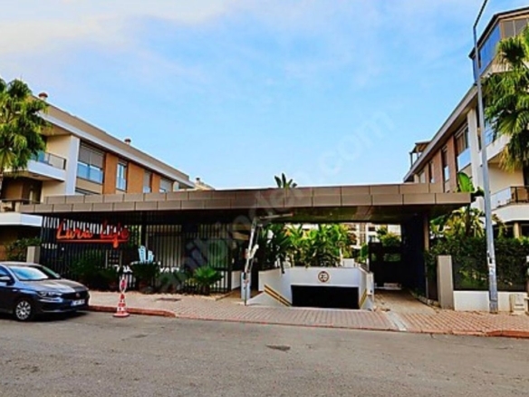 ANTALYA GÜZELOBA SİTE İÇERİSİNDE 2+1KAPALI OTOPARKLI GÜVENLİKLİ