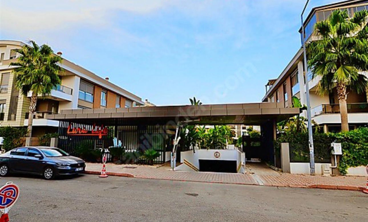 ANTALYA GÜZELOBA SİTE İÇERİSİNDE 2+1KAPALI OTOPARKLI GÜVENLİKLİ