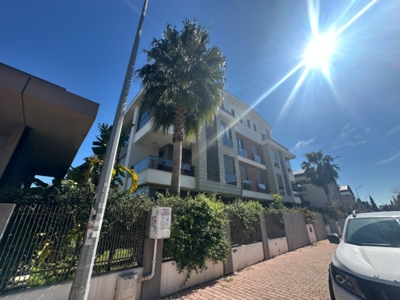 ANTALYA GÜZELOBA SİTE İÇERİSİNDE 2+1KAPALI OTOPARKLI GÜVENLİKLİ