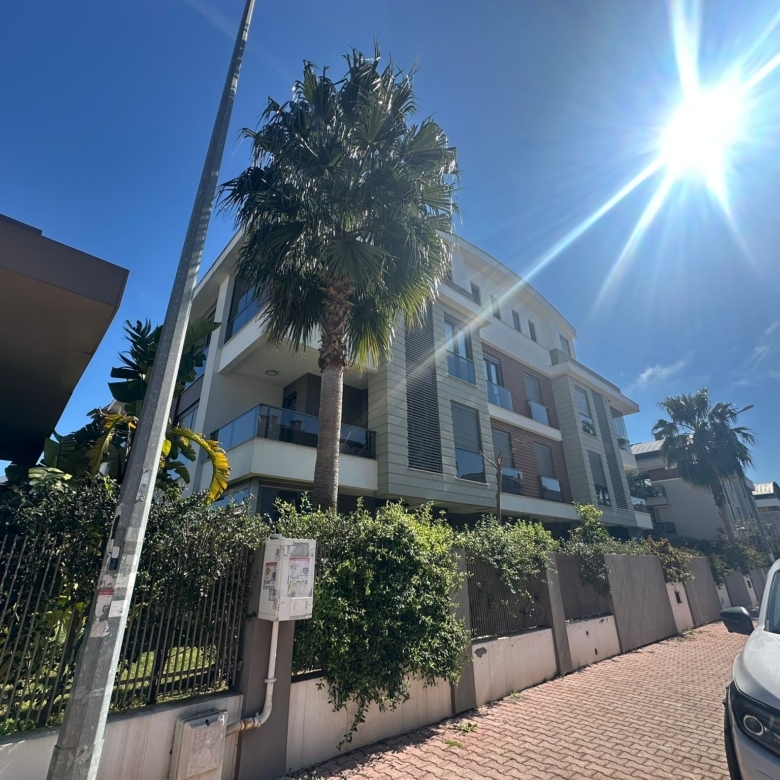 ANTALYA GÜZELOBA SİTE İÇERİSİNDE 2+1KAPALI OTOPARKLI GÜVENLİKLİ
