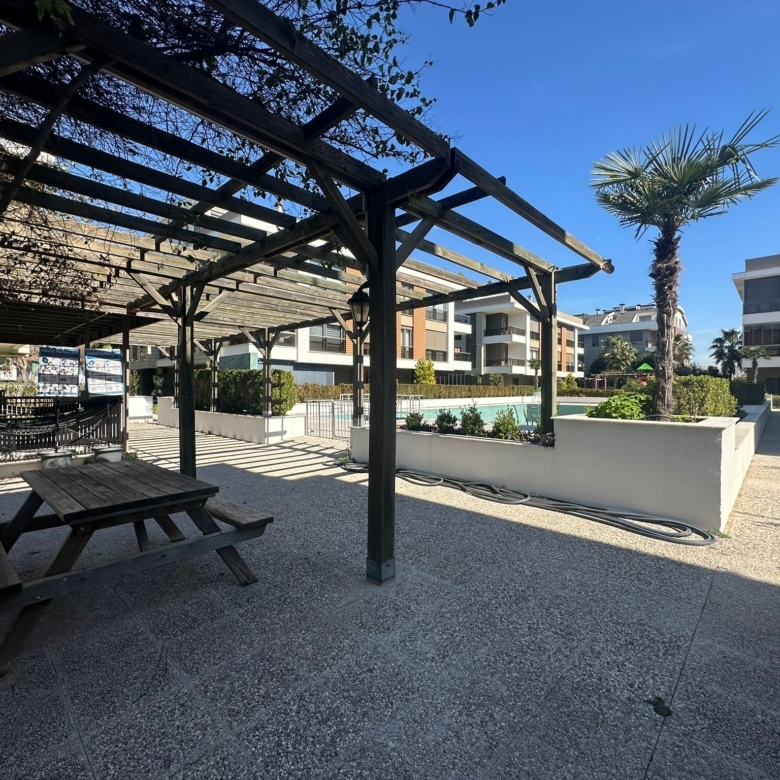 ANTALYA GÜZELOBA SİTE İÇERİSİNDE 2+1KAPALI OTOPARKLI GÜVENLİKLİ