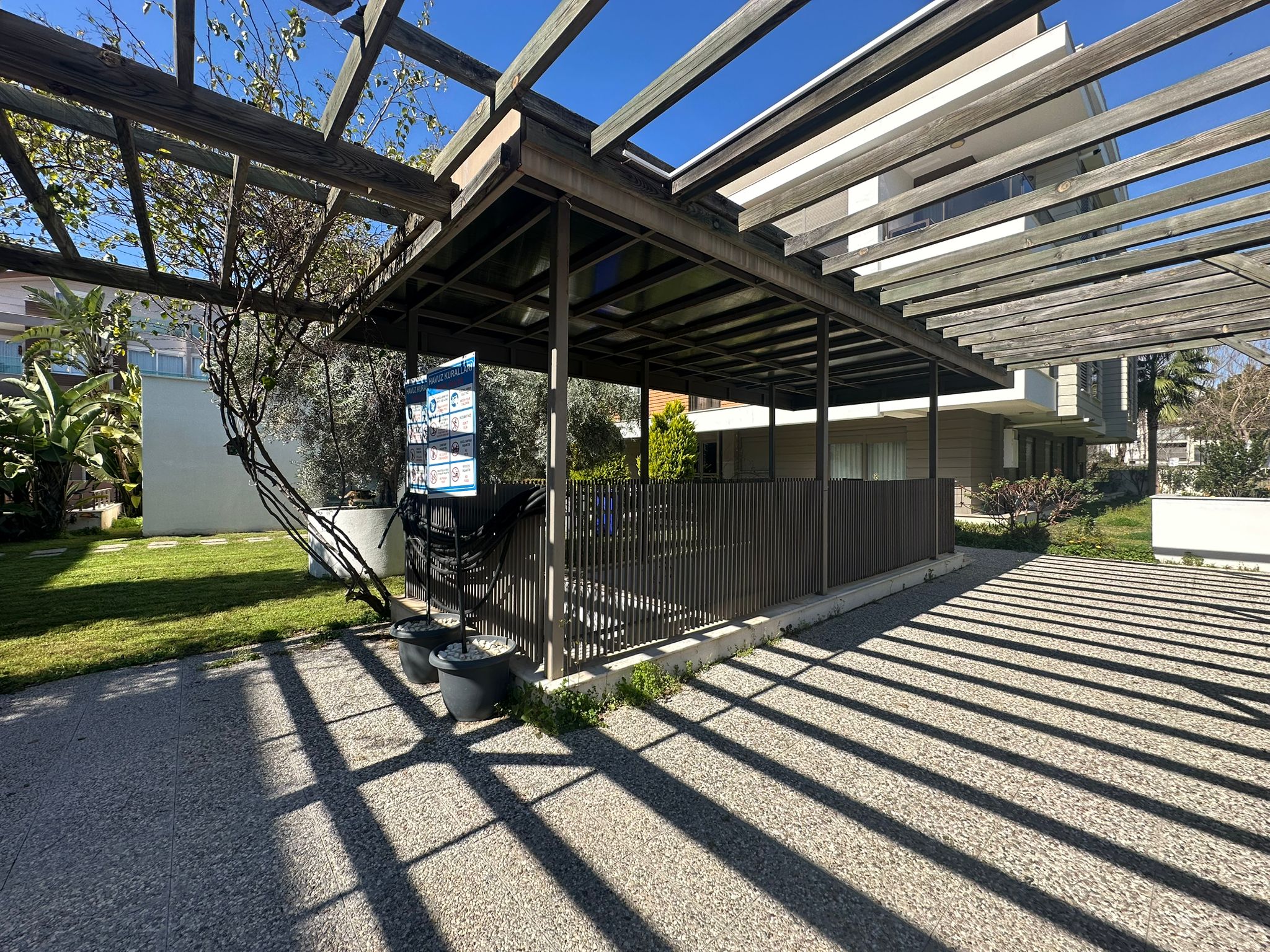 ANTALYA GÜZELOBA SİTE İÇERİSİNDE 2+1KAPALI OTOPARKLI GÜVENLİKLİ