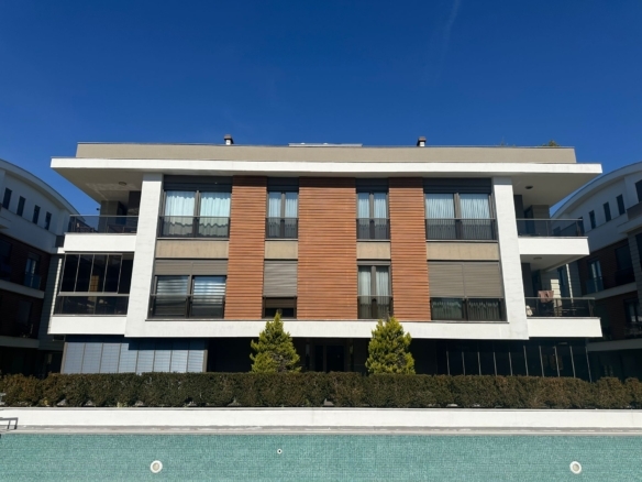 ANTALYA GÜZELOBA SİTE İÇERİSİNDE 2+1KAPALI OTOPARKLI GÜVENLİKLİ