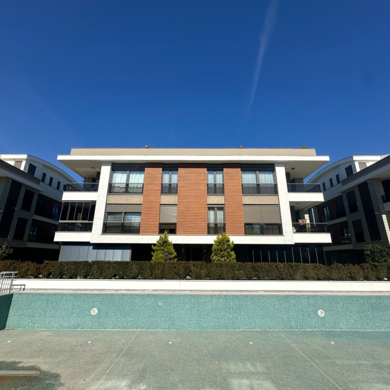 ANTALYA GÜZELOBA SİTE İÇERİSİNDE 2+1KAPALI OTOPARKLI GÜVENLİKLİ