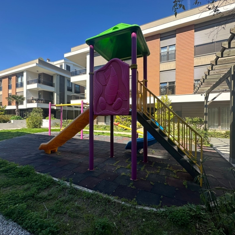ANTALYA GÜZELOBA SİTE İÇERİSİNDE 2+1KAPALI OTOPARKLI GÜVENLİKLİ