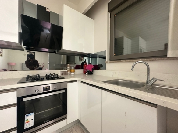 ANTALYA GÜZELOBA SİTE İÇERİSİNDE 2+1KAPALI OTOPARKLI GÜVENLİKLİ