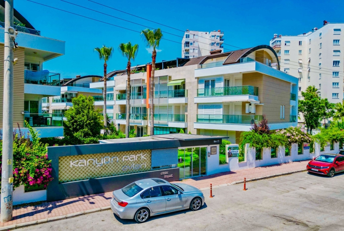 Kanyon Park Evleri’nde Havuzlu, Full Eşyalı ve Kapalı Otoparklı Lüks 1+1 Daire