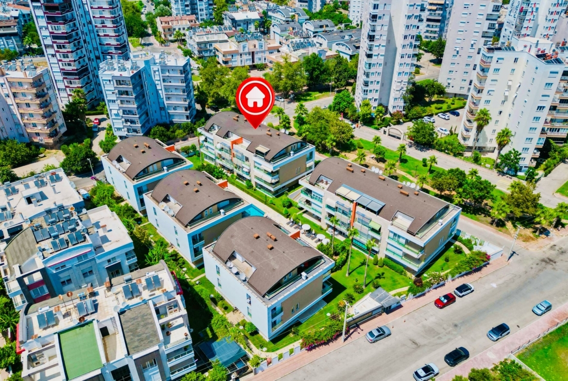 Kanyon Park Evleri’nde Havuzlu, Full Eşyalı ve Kapalı Otoparklı Lüks 1+1 Daire