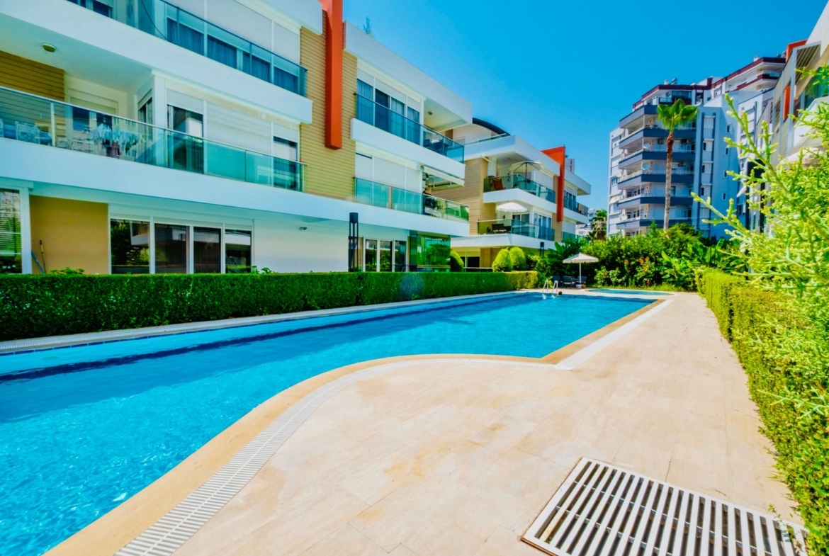 Kanyon Park Evleri’nde Havuzlu, Full Eşyalı ve Kapalı Otoparklı Lüks 1+1 Daire