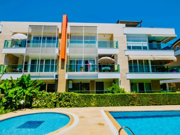 Kanyon Park Evleri’nde Havuzlu, Full Eşyalı ve Kapalı Otoparklı Lüks 1+1 Daire