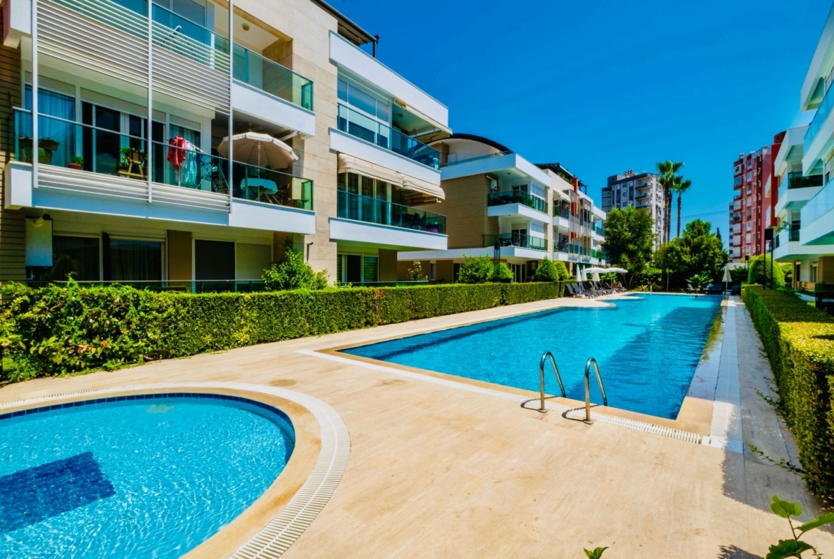 Kanyon Park Evleri’nde Havuzlu, Full Eşyalı ve Kapalı Otoparklı Lüks 1+1 Daire