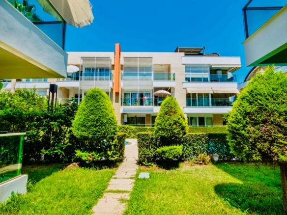 Kanyon Park Evleri’nde Havuzlu, Full Eşyalı ve Kapalı Otoparklı Lüks 1+1 Daire