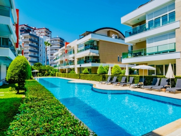 Kanyon Park Evleri’nde Havuzlu, Full Eşyalı ve Kapalı Otoparklı Lüks 1+1 Daire
