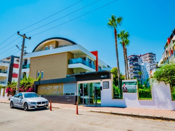 Kanyon Park Evleri’nde Havuzlu, Full Eşyalı ve Kapalı Otoparklı Lüks 1+1 Daire