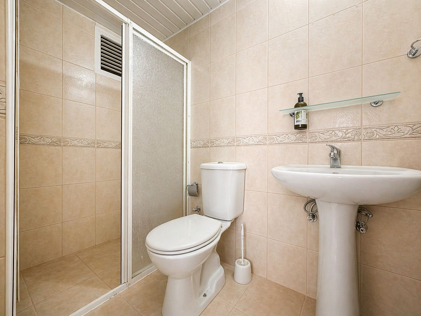 WhatsApp Image 2026-04-24 at 13.10.31 (3) Antalya Lara Fener Mahallesi’nde Merkezi Konumda Satılık Geniş 4+1 Dubleks Daire