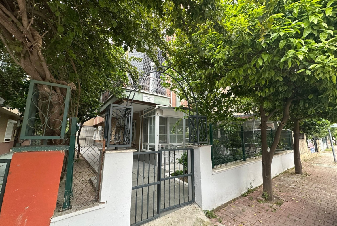 Antalya Lara Fener Mahallesi’nde Merkezi Konumda Satılık Geniş 4+1 Dubleks Daire