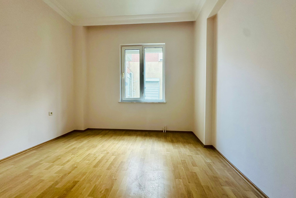 Antalya Lara Fener Mahallesi’nde Merkezi Konumda Satılık Geniş 4+1 Dubleks Daire