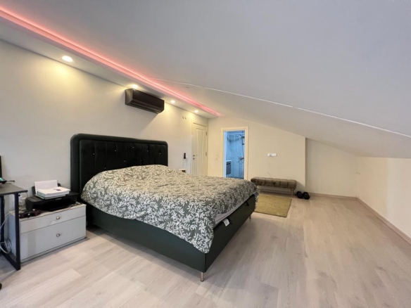 Güzeloba Limon Park Premium’da Havuzlu Site İçerisinde Terastlı Satılık 3+1 Dubleks Daire