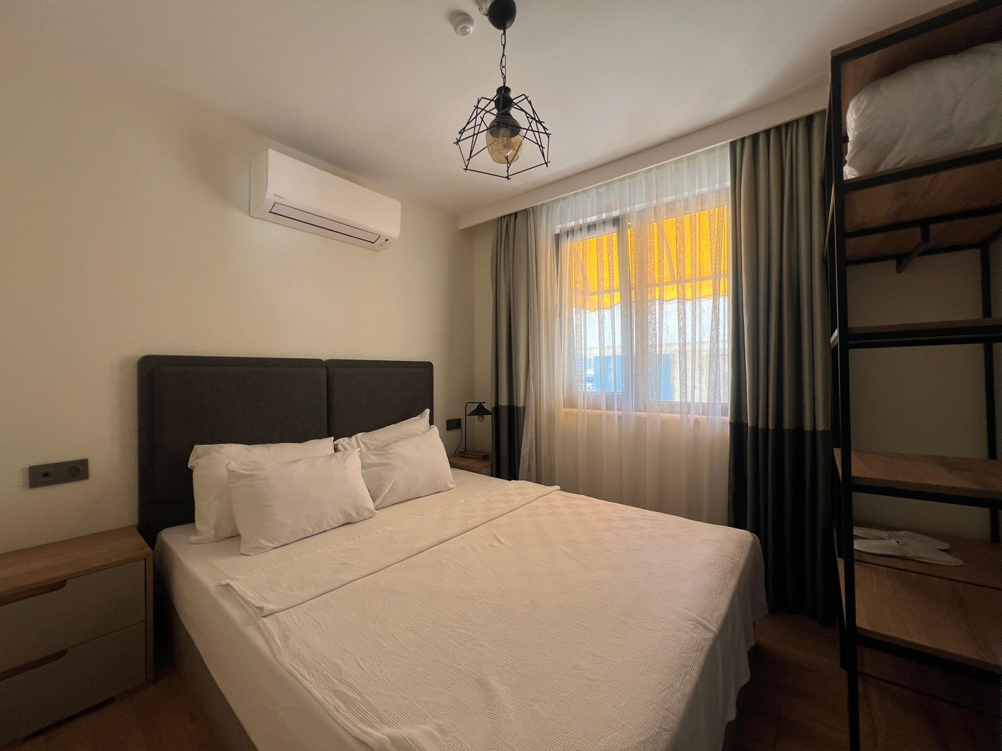 a122a328-fd93-45b0-a7c7-75b85b3b5911 Şirinyalı’da Yatırımlık Fırsat: 16 Daireli Full Eşyalı Komple Kiralık Bina