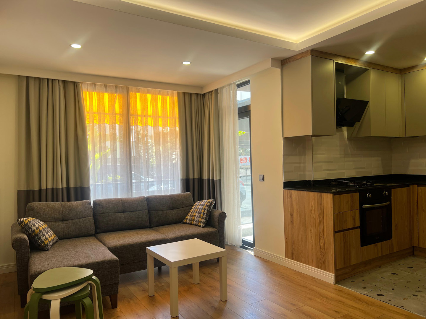 b0280858-4c82-46a0-9039-0d2807d44b03 Şirinyalı’da Yatırımlık Fırsat: 16 Daireli Full Eşyalı Komple Kiralık Bina