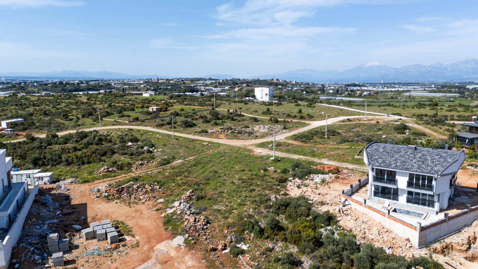 1 KEMERAĞZINDA 1309m² | LÜKS VİLLA PROJESİNE UYGUN | SATILIK ARSA