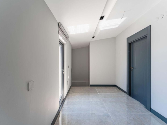 GÜZELOBADA 5+1 LÜKS VİLLA – KAPALI OTOPARK – GENİŞ BAHÇE