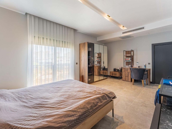 GÜZELOBADA 5+1 LÜKS VİLLA – KAPALI OTOPARK – GENİŞ BAHÇE