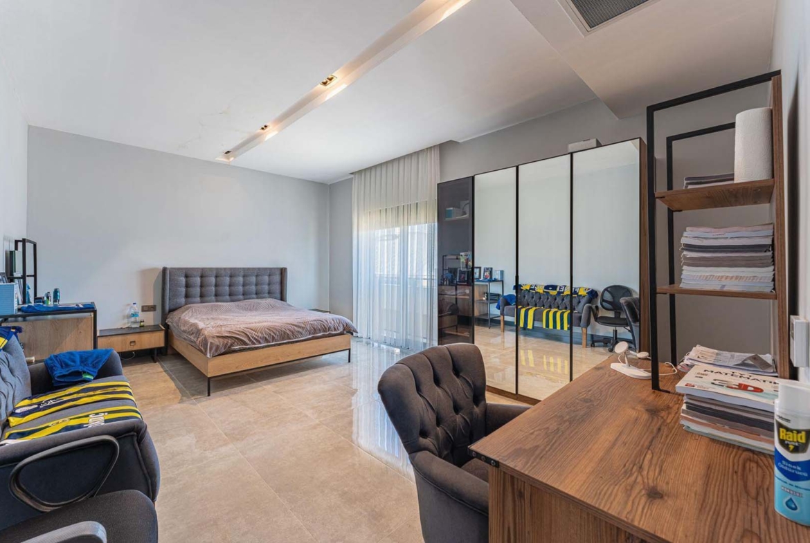 GÜZELOBADA 5+1 LÜKS VİLLA – KAPALI OTOPARK – GENİŞ BAHÇE