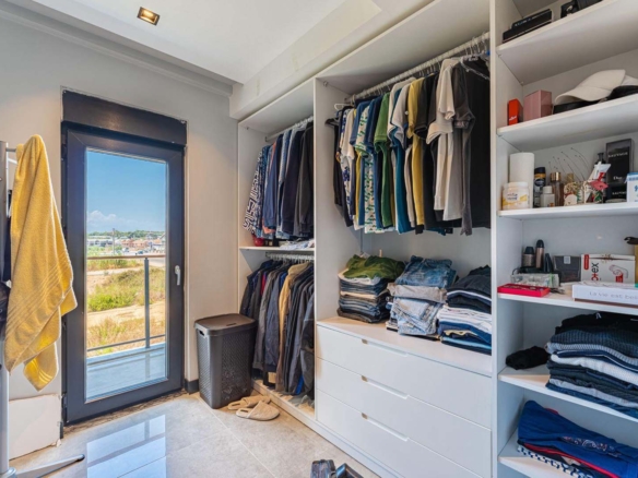 GÜZELOBADA 5+1 LÜKS VİLLA – KAPALI OTOPARK – GENİŞ BAHÇE