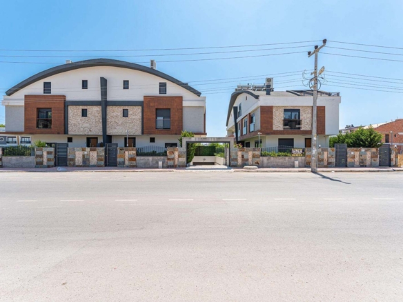 GÜZELOBADA 5+1 LÜKS VİLLA – KAPALI OTOPARK – GENİŞ BAHÇE