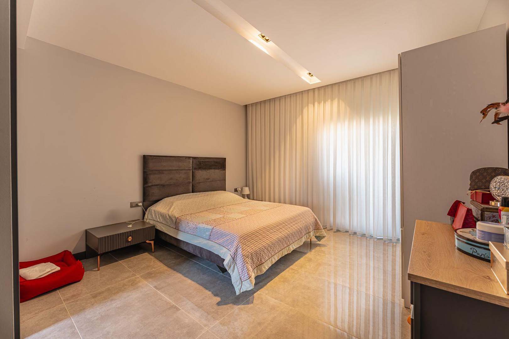 3 GÜZELOBADA 5+1 LÜKS VİLLA – KAPALI OTOPARK – GENİŞ BAHÇE