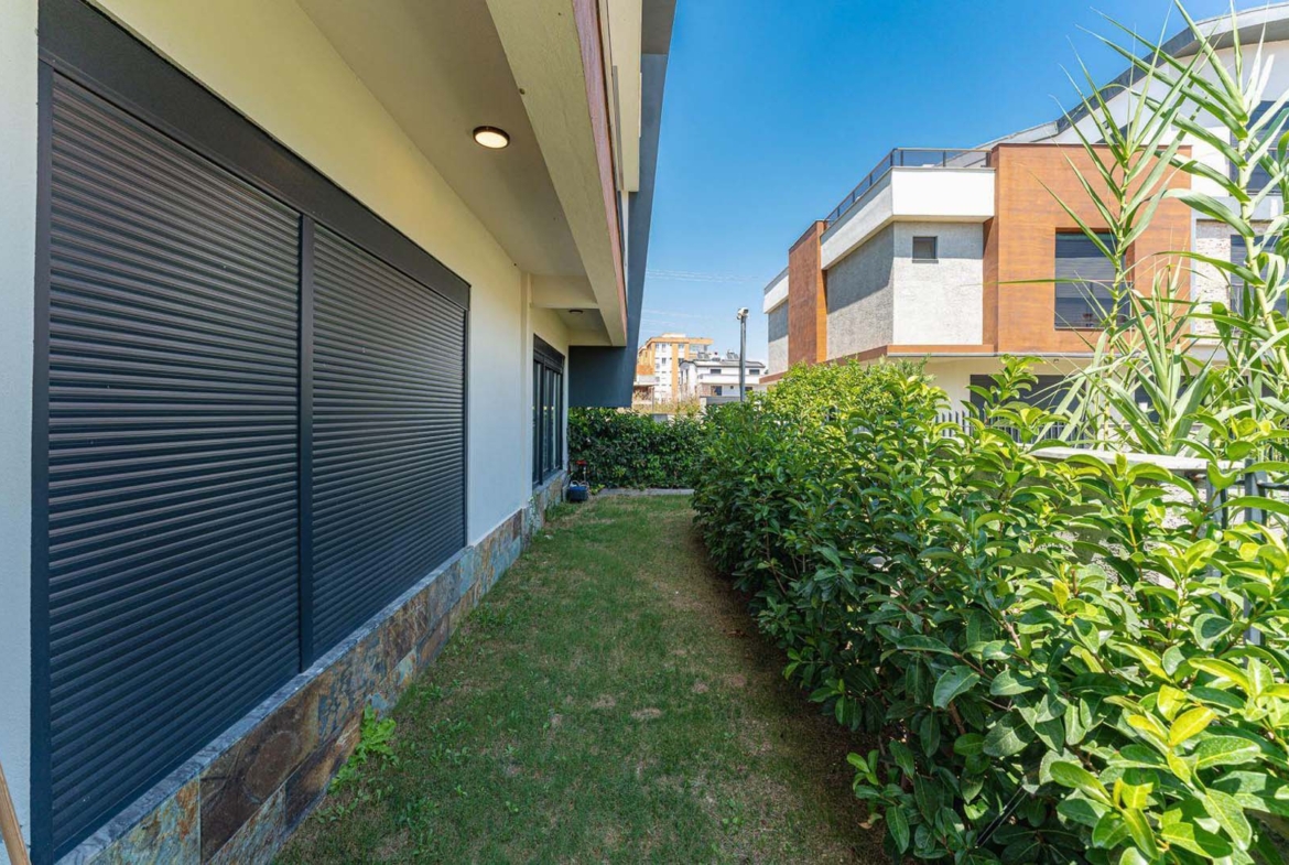 GÜZELOBADA 5+1 LÜKS VİLLA – KAPALI OTOPARK – GENİŞ BAHÇE