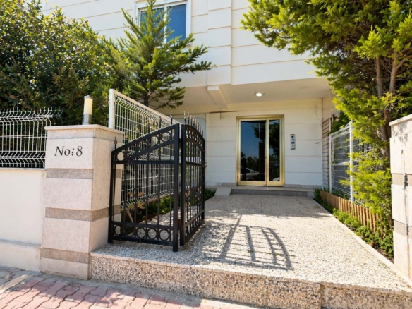 GÜZELOBA FERAH 4+1 DUBLEKS | EMSALLERİNDEN AVANTAJLI DAİRE