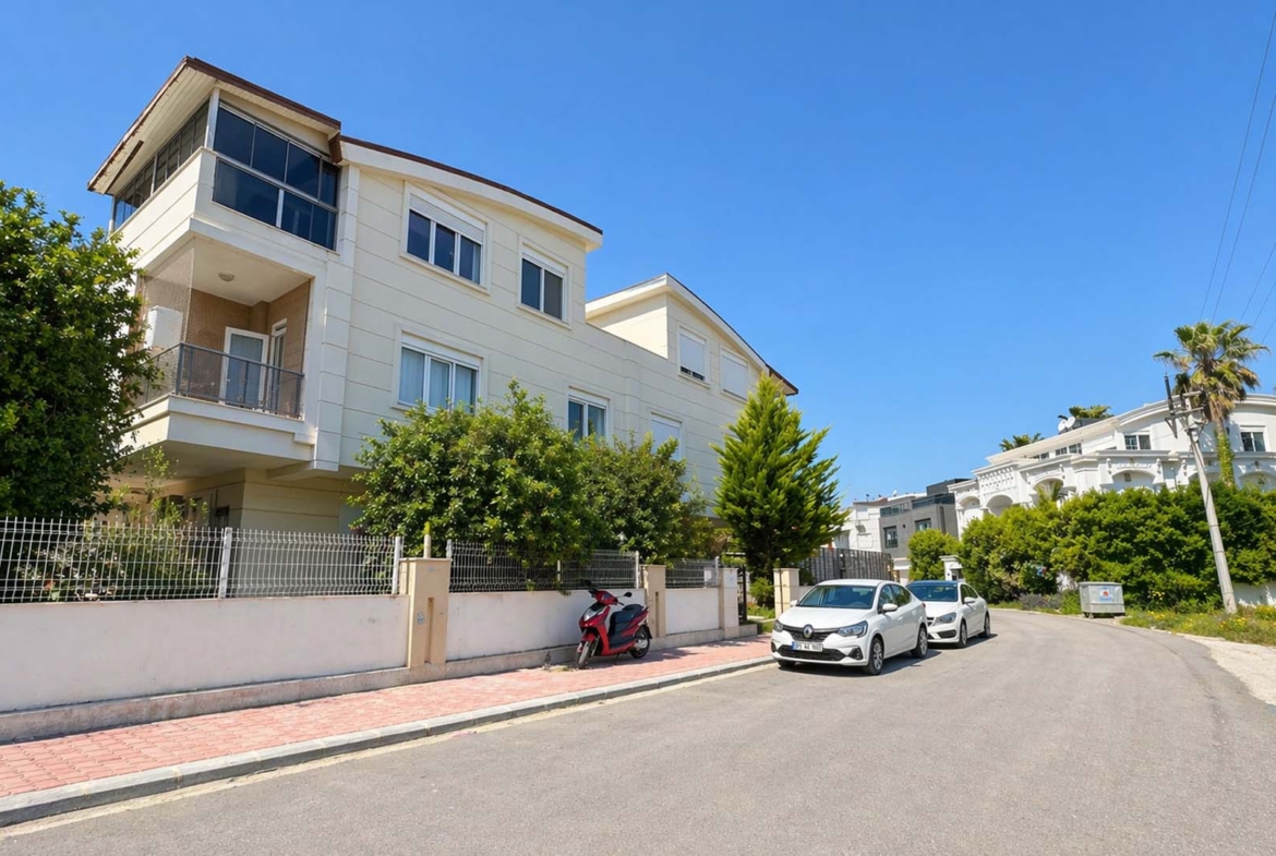 GÜZELOBA FERAH 4+1 DUBLEKS | EMSALLERİNDEN AVANTAJLI DAİRE