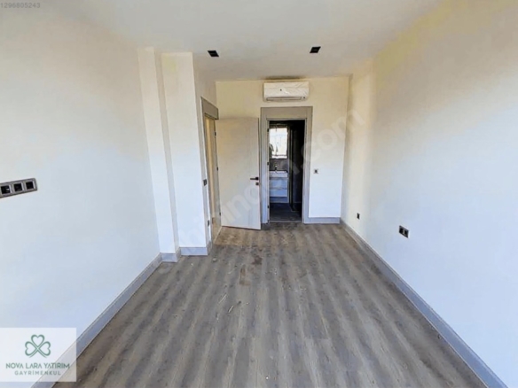 Antalya Altıntaş’ta İskanlı ve Lüks Konsept Sitede Satılık Havuz Manzaralı 2+1 Bahçe Katı Daire