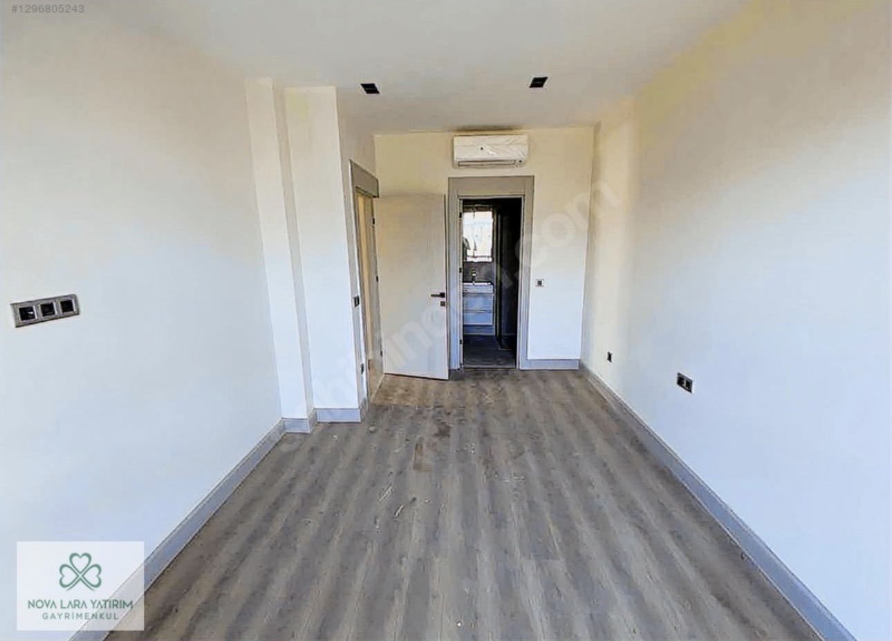 Antalya Altıntaş’ta İskanlı ve Lüks Konsept Sitede Satılık Havuz Manzaralı 2+1 Bahçe Katı Daire
