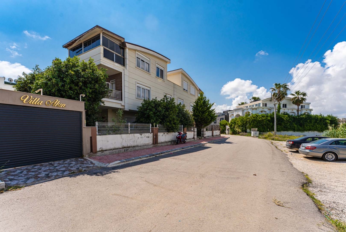 GÜZELOBA FERAH 4+1 DUBLEKS | EMSALLERİNDEN AVANTAJLI DAİRE
