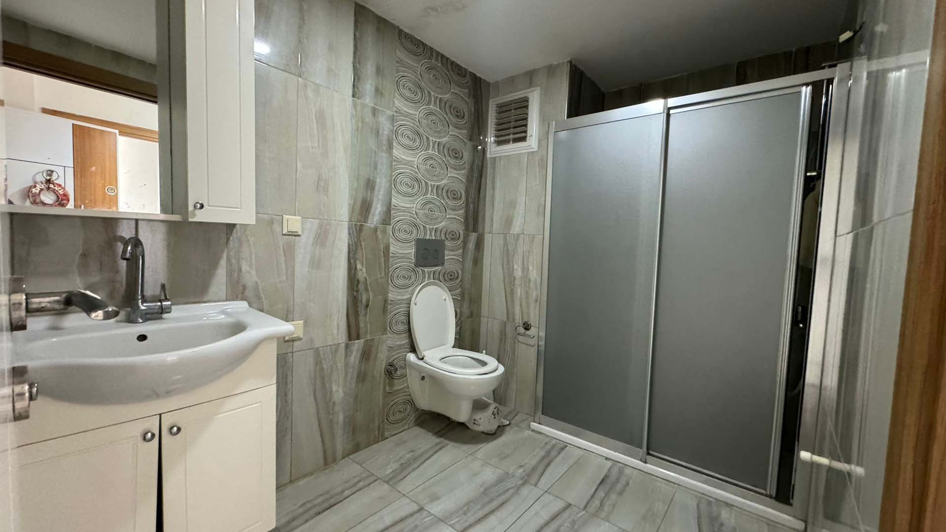 WhatsApp Image 2026-04-21 at 13.14.23 (2) GÜZELOBA FERAH 4+1 DUBLEKS | EMSALLERİNDEN AVANTAJLI DAİRE