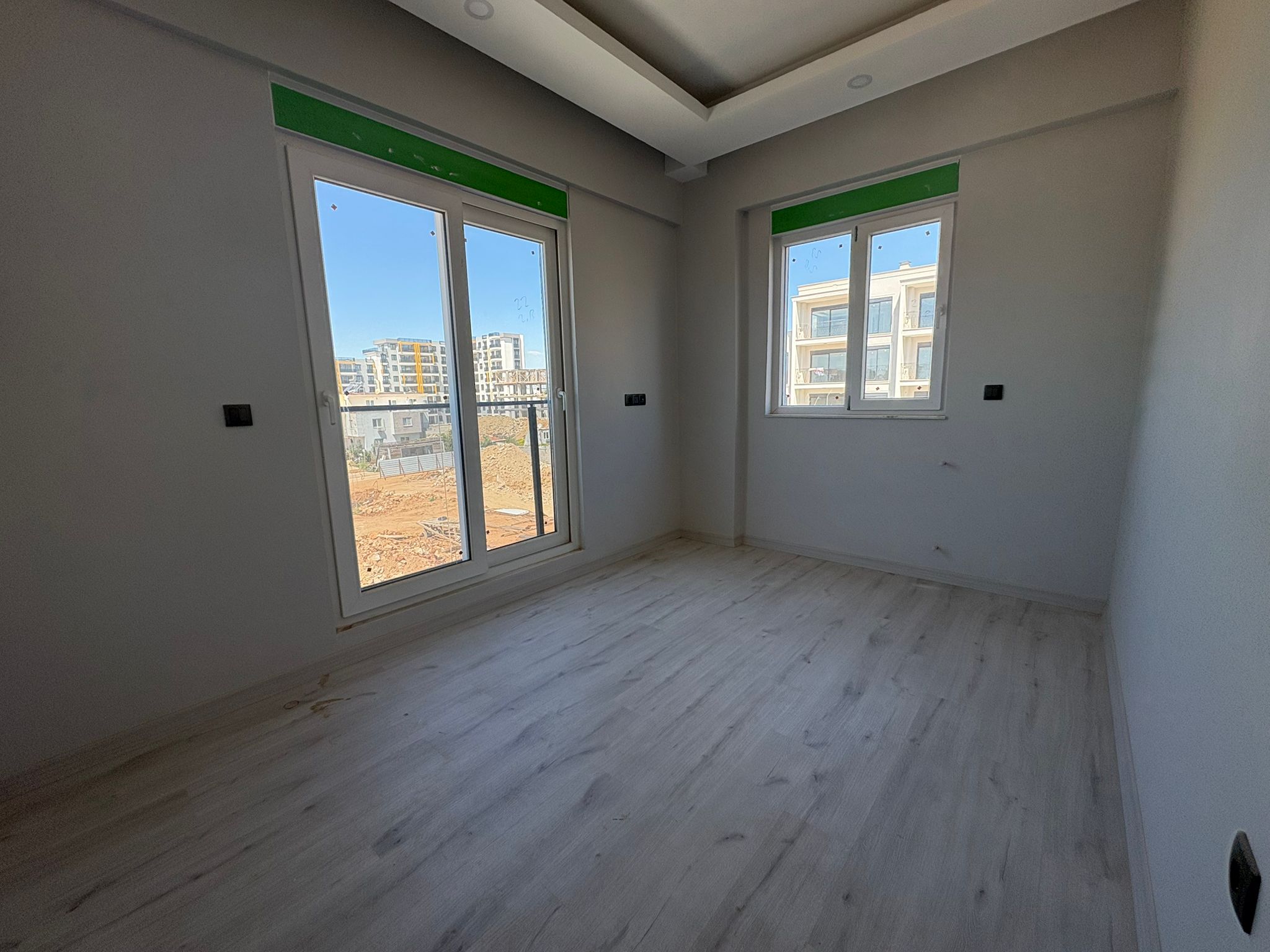 ALTINTASDA 2+1 KİRALIK HAVUZ CEPHE DAİRE