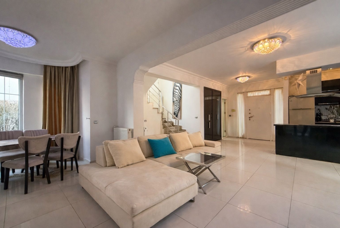 Belekte Airbnb Ruhsatlı | Müstakil Havuzlu 3+1 Lüks Villa
